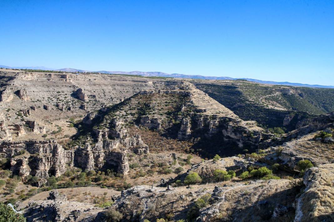 Dünyanın en uzun kanyonlarından olan bu muhteşem kanyon artık kuş bakışı izlenebilecek 1